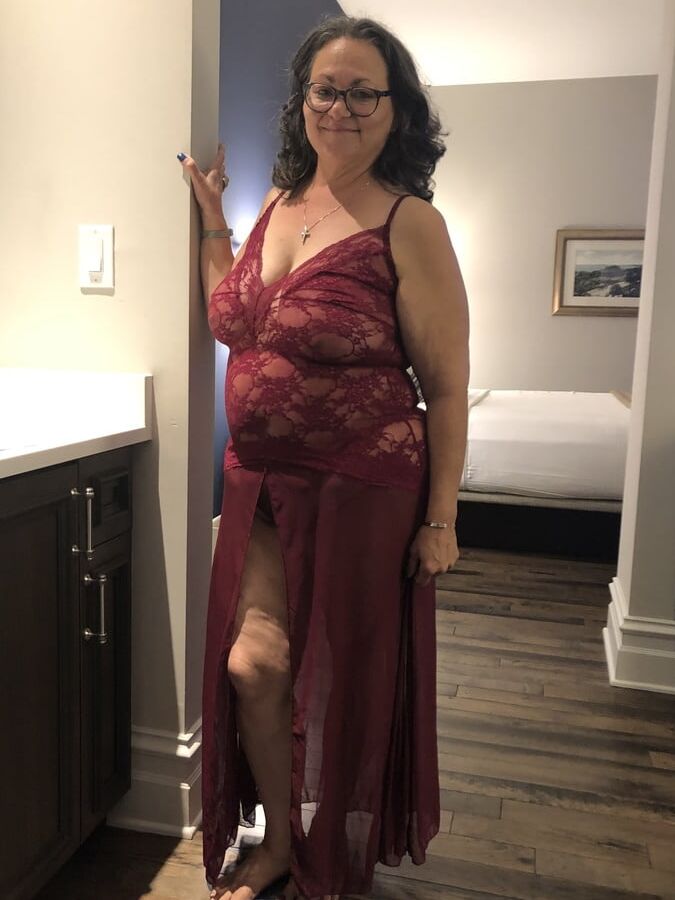 Anna latina housewife