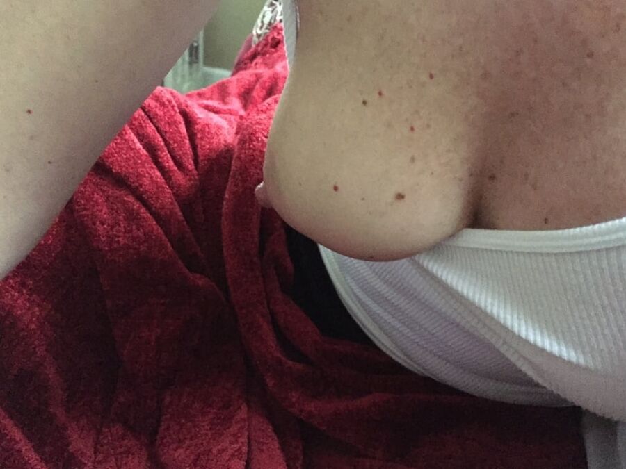 Une femme mure libertine, exhib partage photos couple