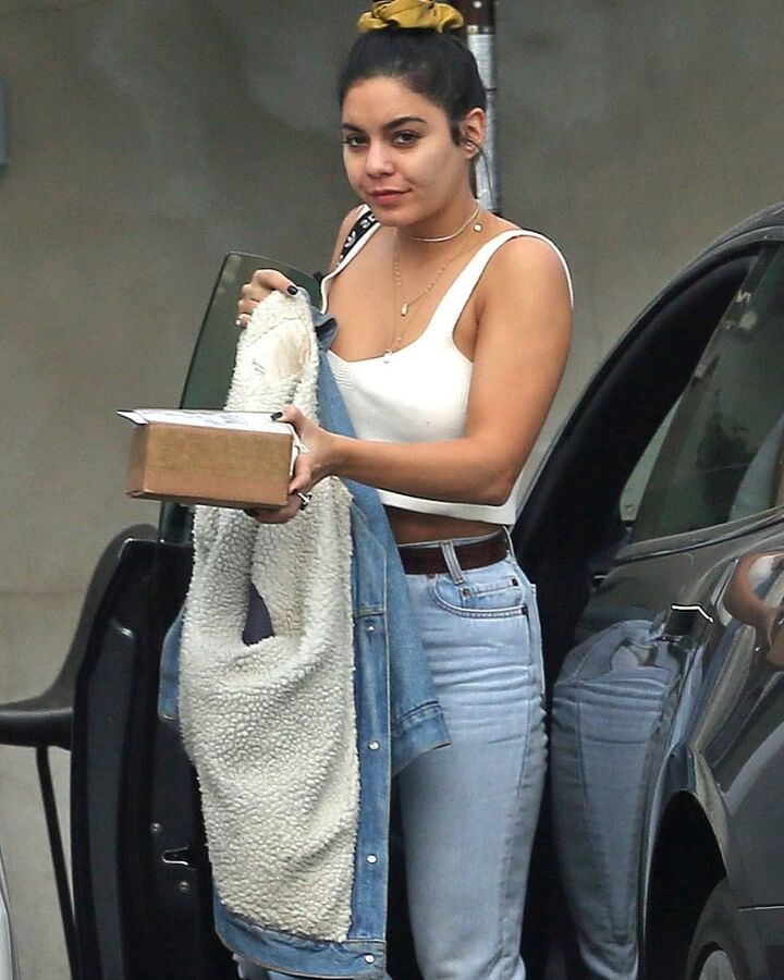Vanessa Hudgens so hot.