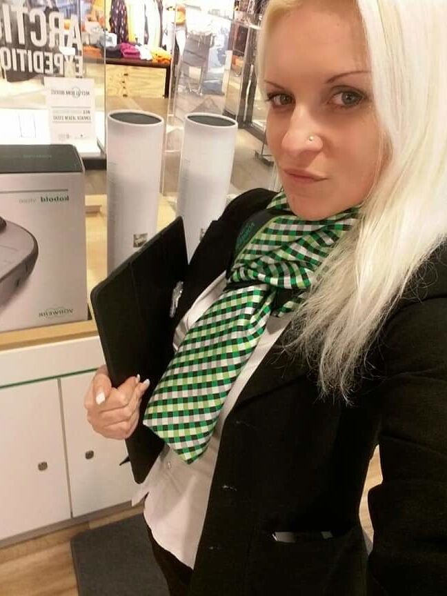 Blonde Girl LEA