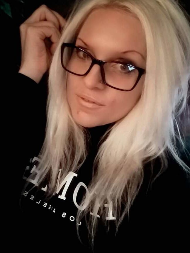 Blonde Girl LEA