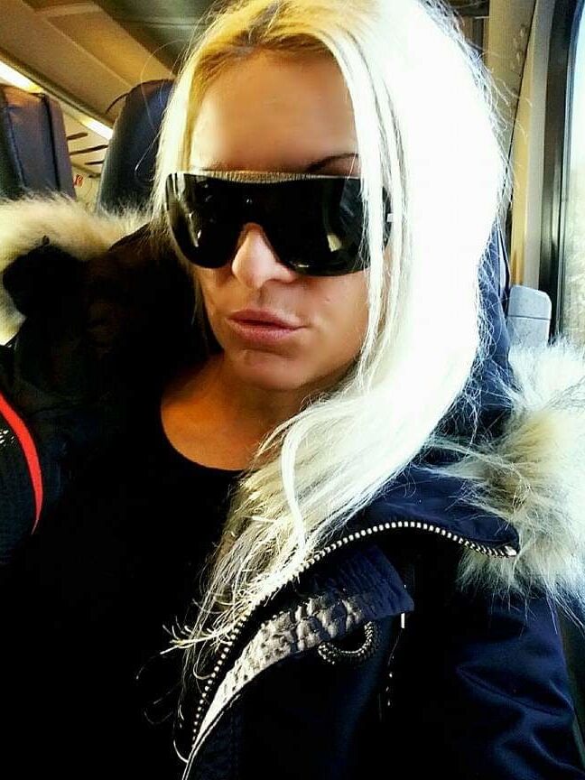 Blonde Girl LEA