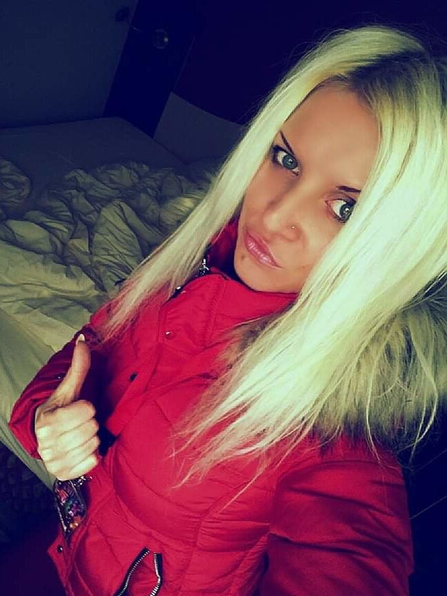 Blonde Girl LEA