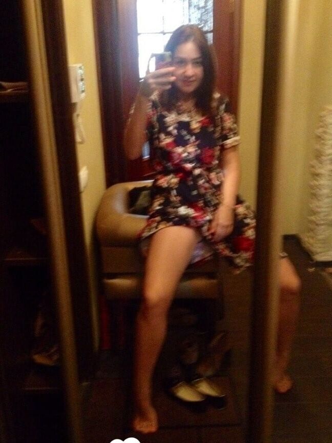 Cute euro babe spreading her sexy legs