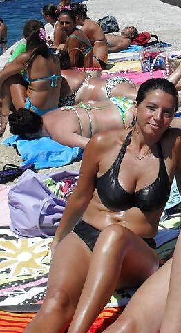 My mom hot suck