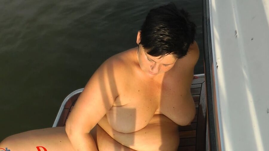 Annadevot - Boat Special: pissing and masturbating From bath