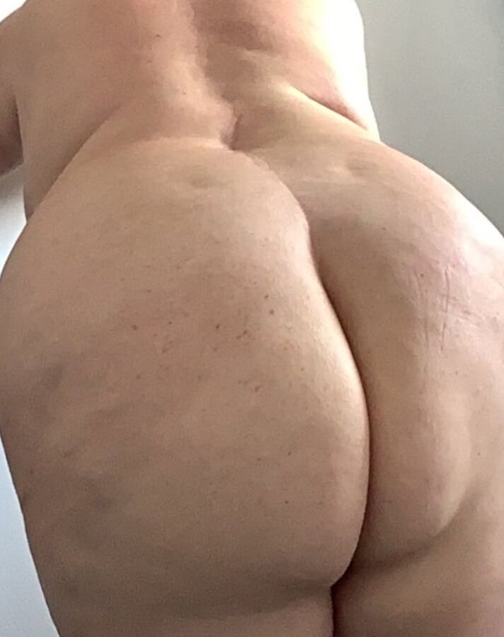 My big fat white ass needs a face to sit on and smother