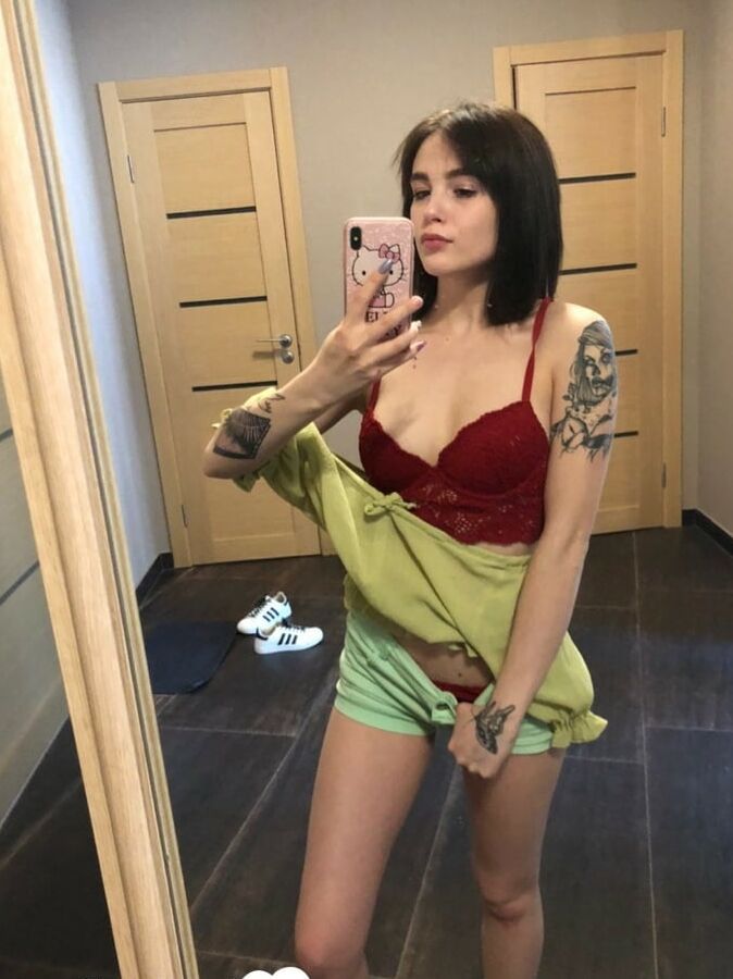 Dirty brunette knows what we want to see