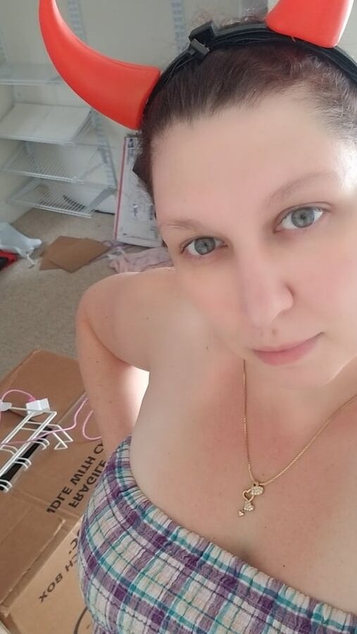 Roundup sexy milf, mom, feet, legs, big natural tits