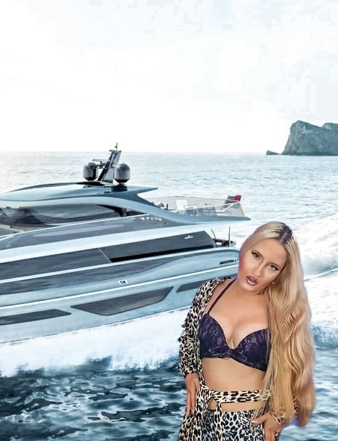 FinDom Holiday