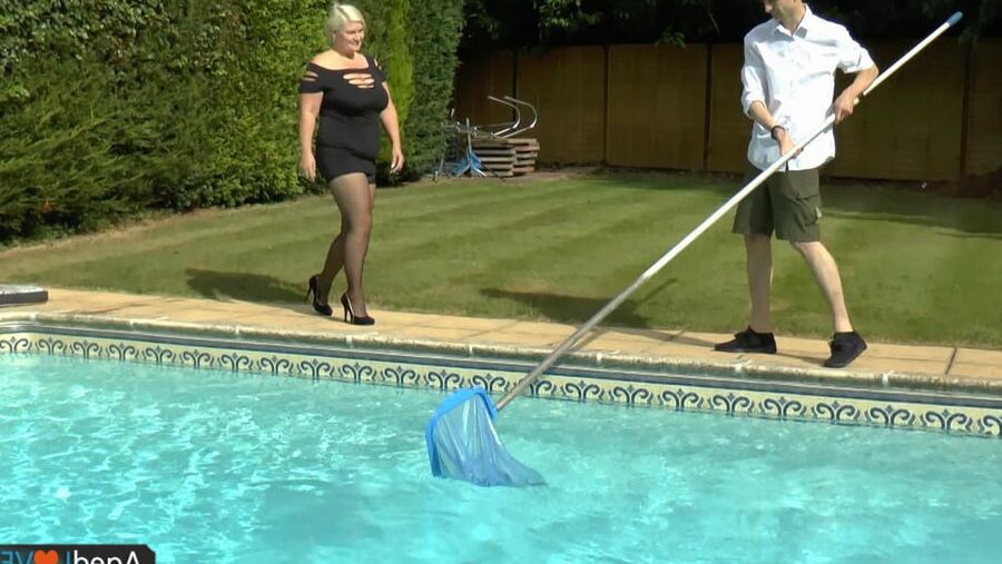 Blonde granny BBW loving really hard sexual acts