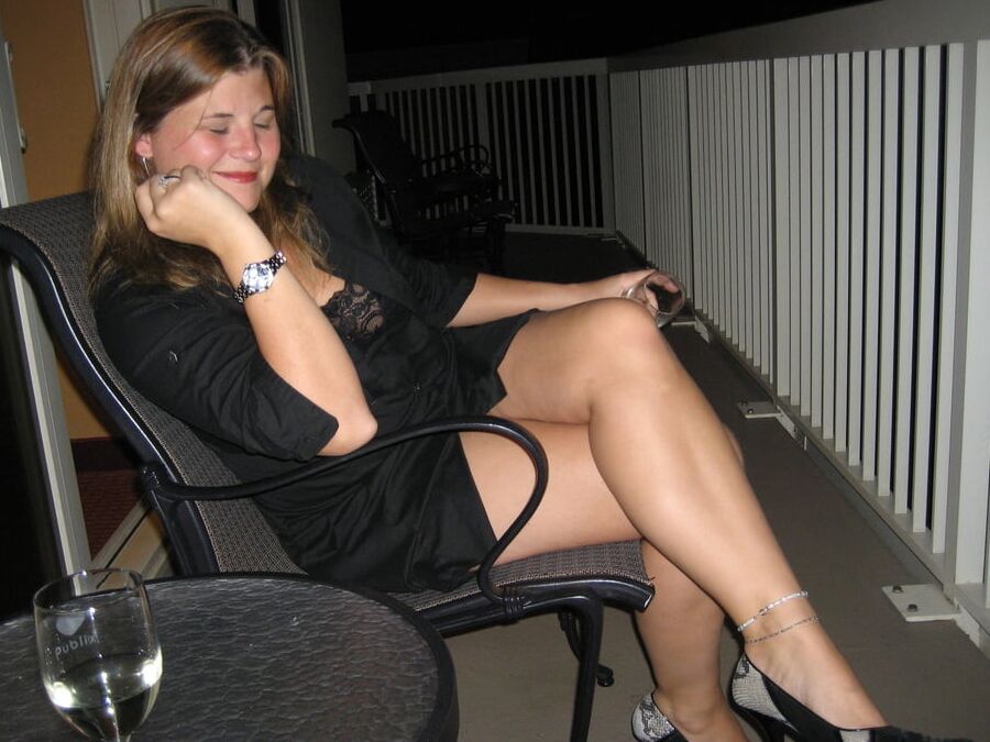 Beautiful curvy MILF sexy In every way