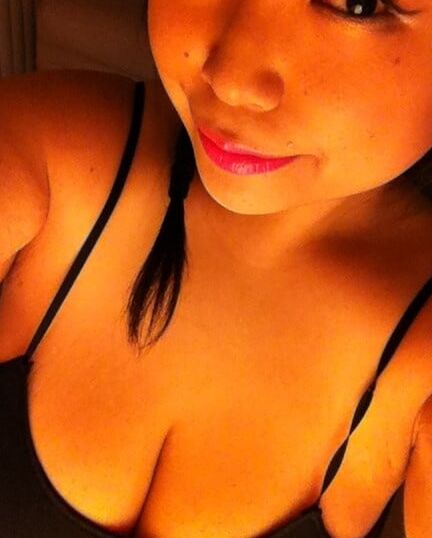 BUSTY ASIAN WIFEY