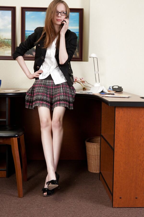 Hot secretary make striptease to Old chief