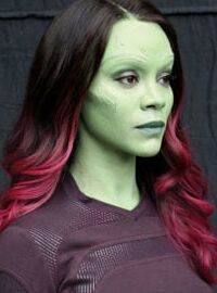 Zoe Saldana Hot