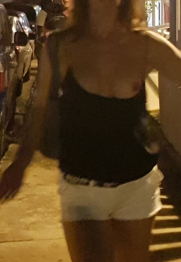 Daring public flash