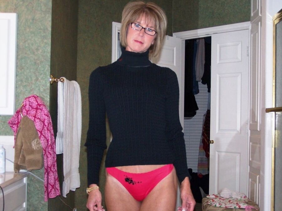 Hot amateur milf