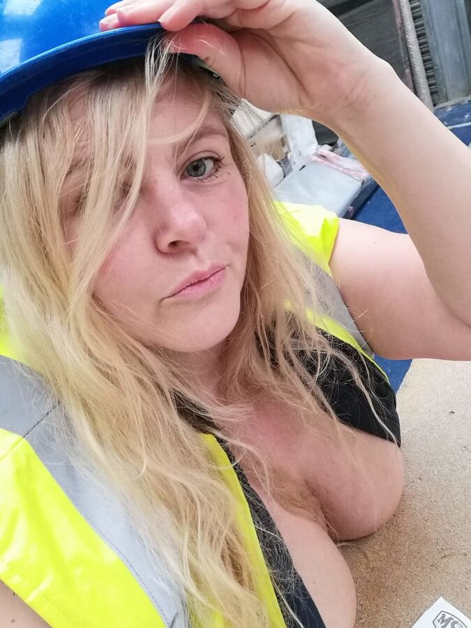 Hard Hat, Hard tits &amp; ass - Blonde haired BBW Mature