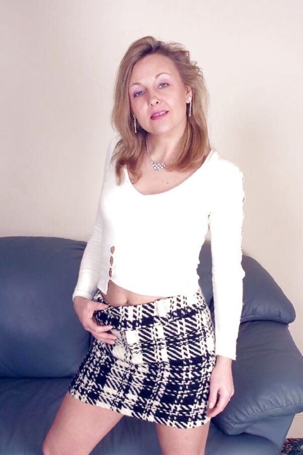 Milf Dee from OlderWomanFun