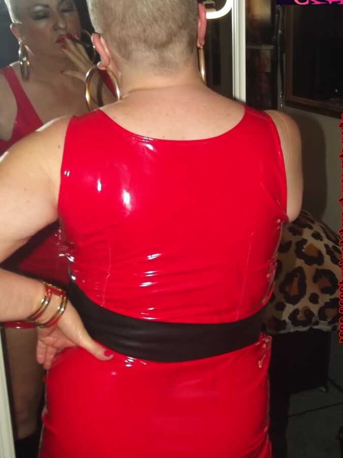 WHORE WHO LOVES TAKING IT UP THE ARSE