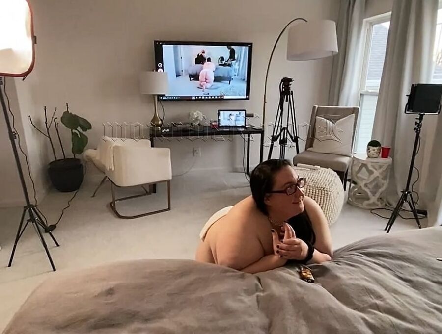 LolaBootyLuv Tramp Stamp Behind the Scenes