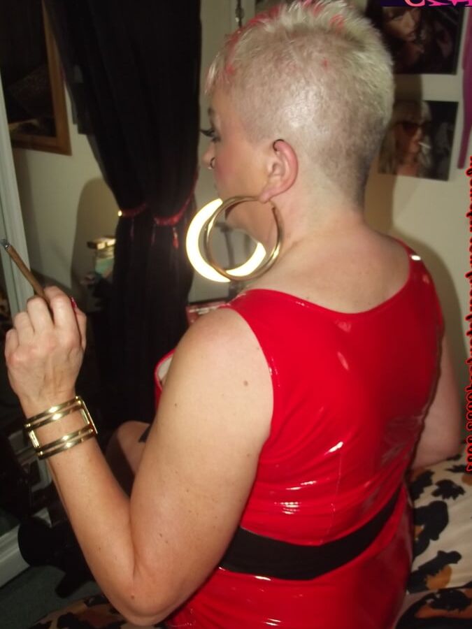 WHORE WHO LOVES TAKING IT UP THE ARSE