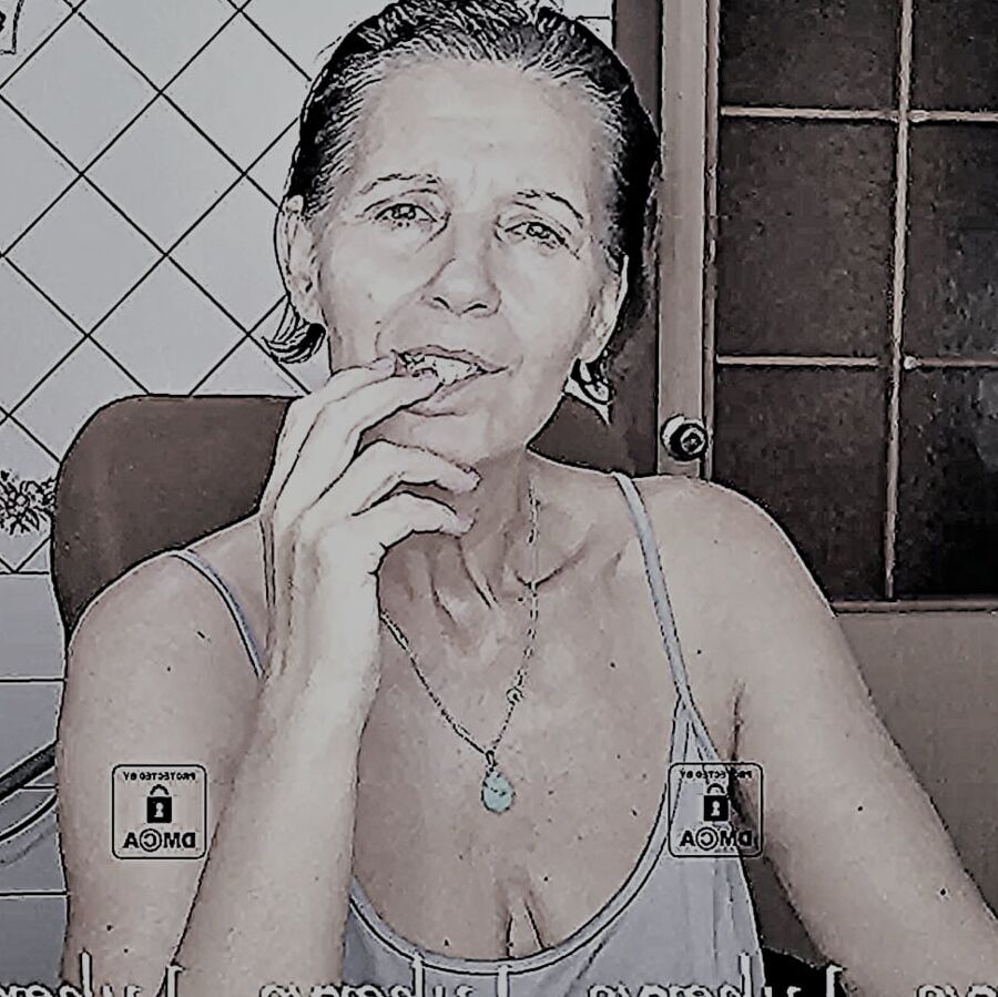 Photos from videos that are in the profile --