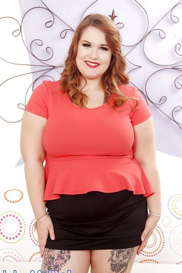 Big titted chubby Busty Emma looks hottt!!