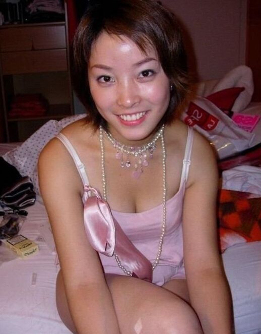 Fat Slut Shows Her Tits And Cunt