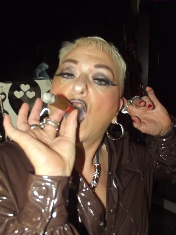 WHORE WHO LOVES SMOKING SEX