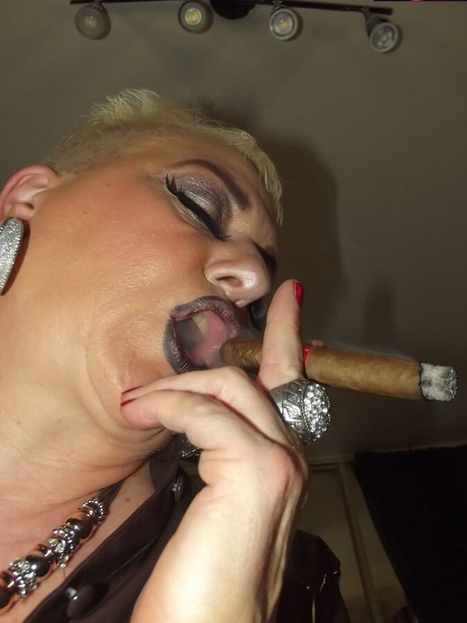 WHORE WHO LOVES SMOKING SEX