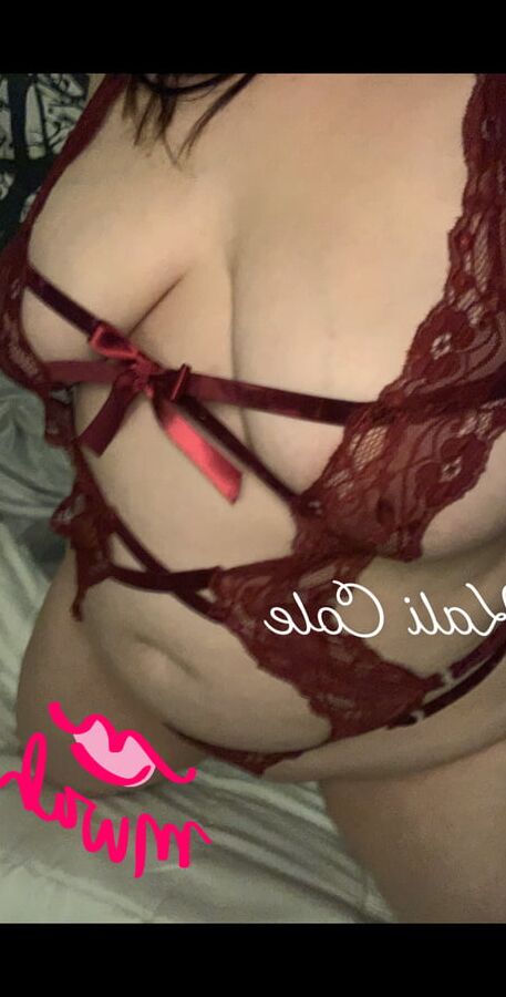 KaliCole Snapchat filter photos