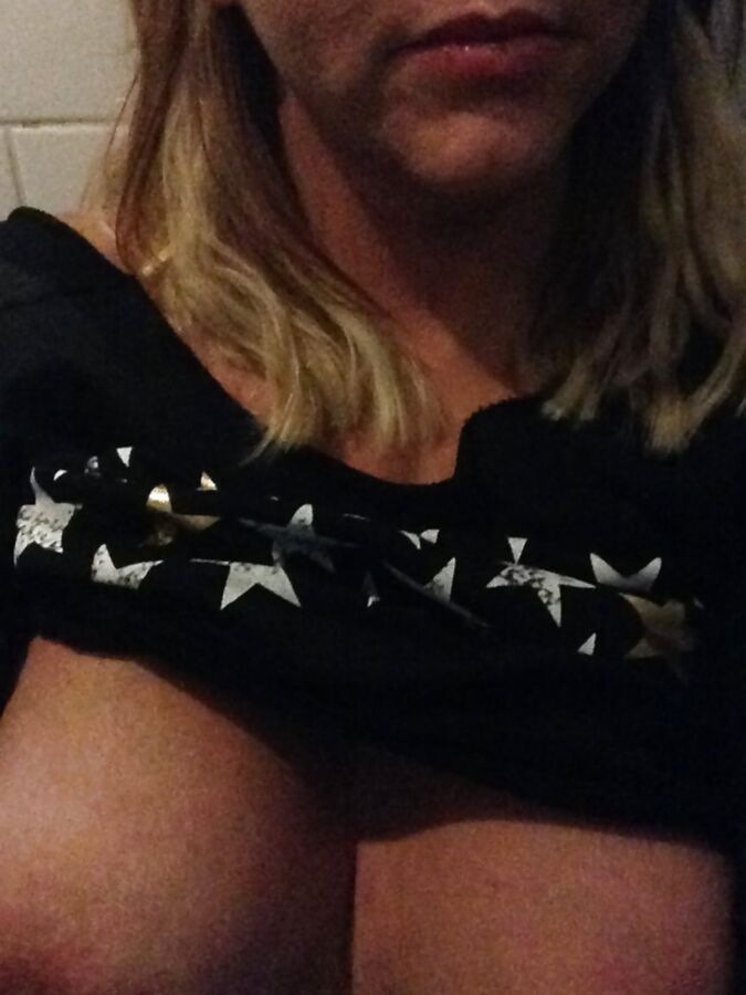 getting tits out for you all to enjoy tabbyanne