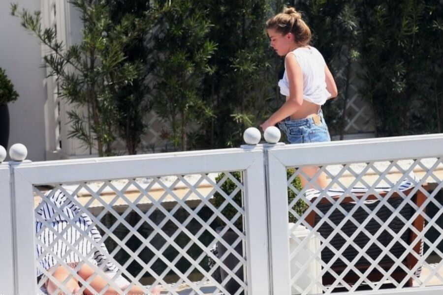 Amber Heard paparazzi tits shots