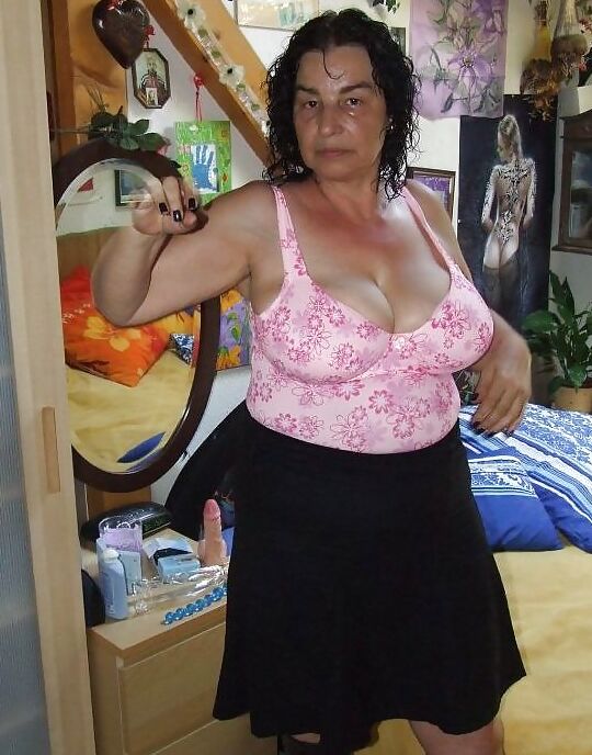 Hot Threesome With German Amateur Swingers