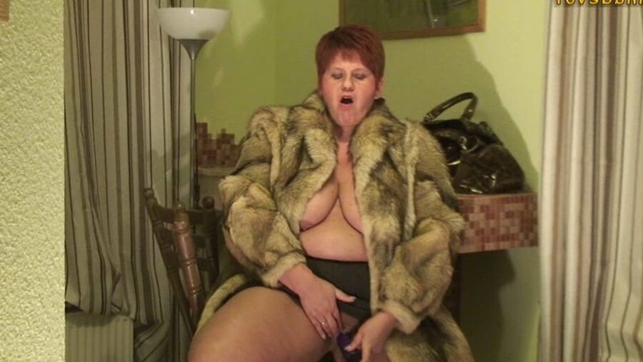 FETISH - masturbating in FUR COAT