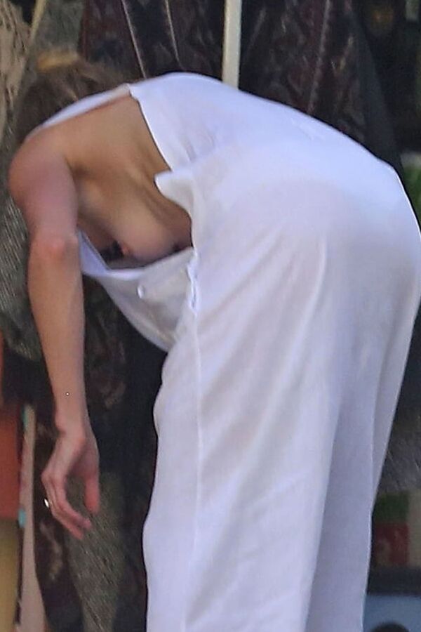 Amber Heard paparazzi tits shots