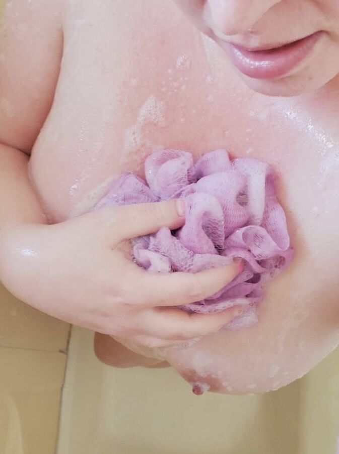 Sudsy fun shower pics of daddy&;s little princess bbw milf