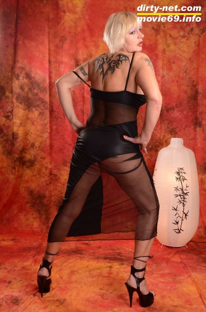 Photoshooting with MILF Rinata in sexy lingerie &amp; high heels