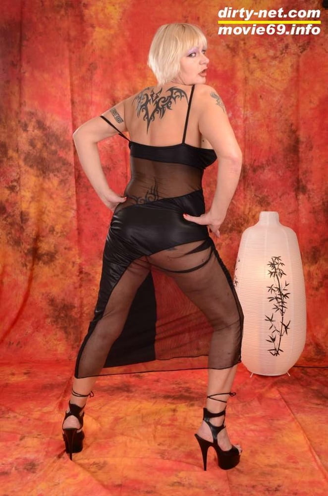 Photoshooting with MILF Rinata in sexy lingerie &amp; high heels