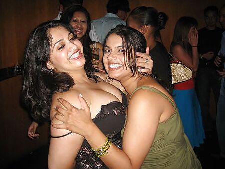 Down blouse mom