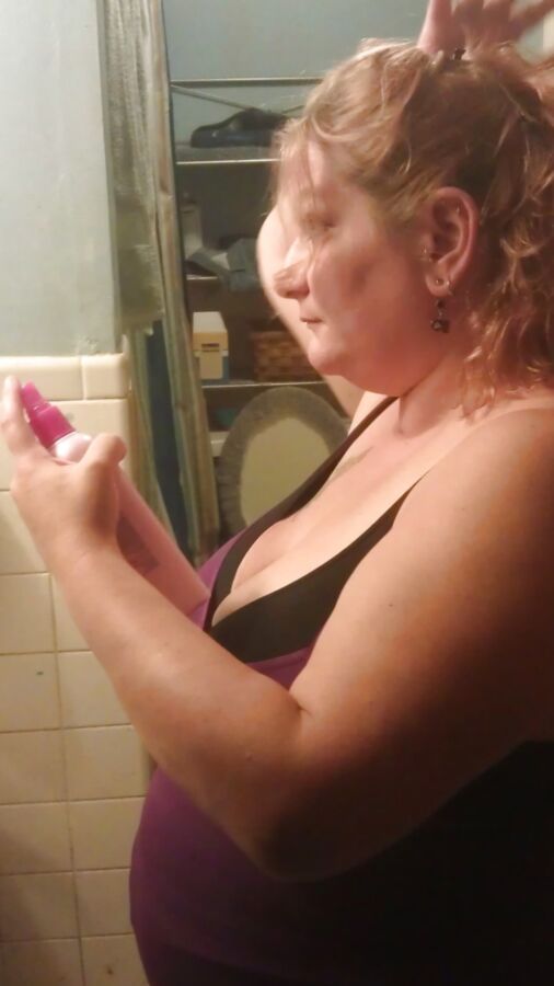 Kitty&;s getting ready for a show.