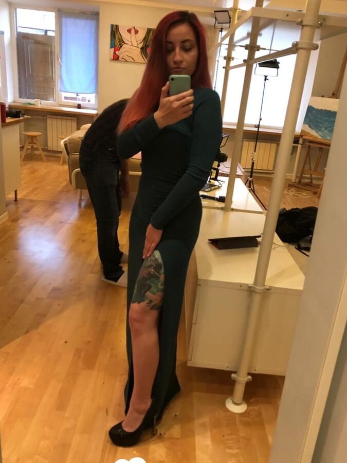 Curvy babe showing off her hot tats