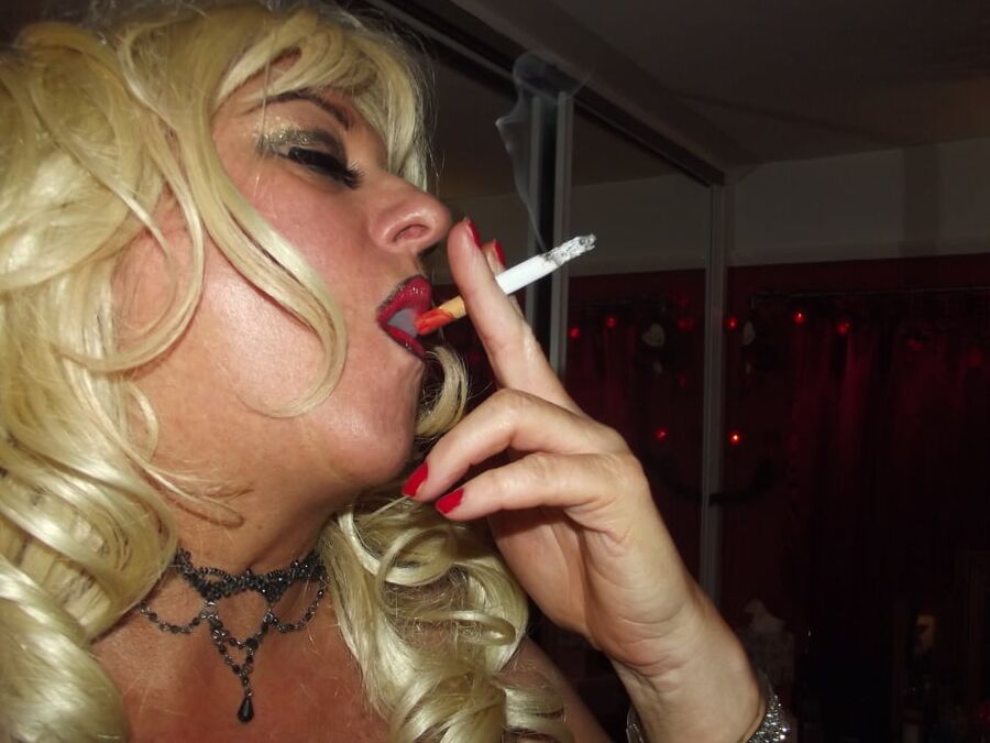 SMOKING WHORE