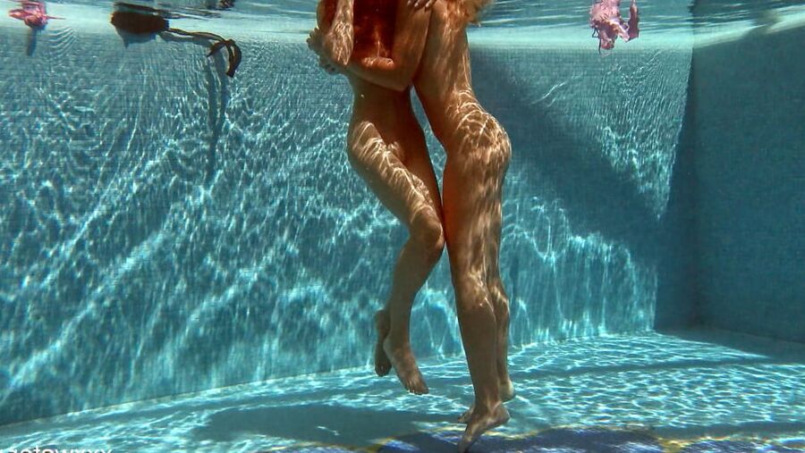 Olla Oglaebina &amp; Irina Russaka Pics UnderWaterShow