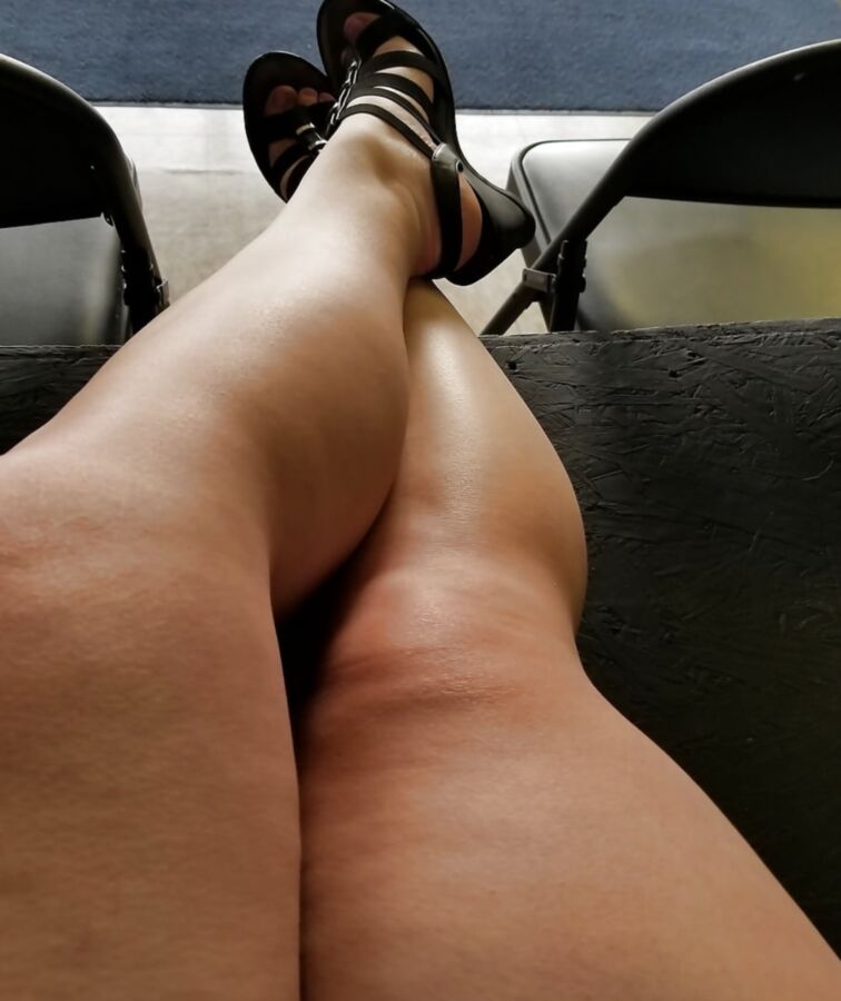 Dance Mom life ... waiting at the studio snapping pics milf