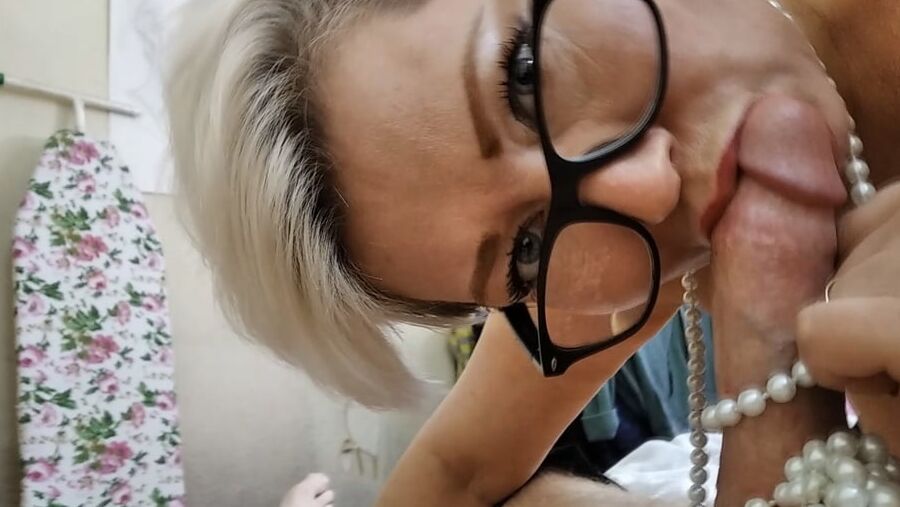 Blowjob, cunnilingus of perky mature Russian MILF-bitch .!.