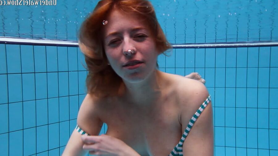 Anetta UnderWaterShow