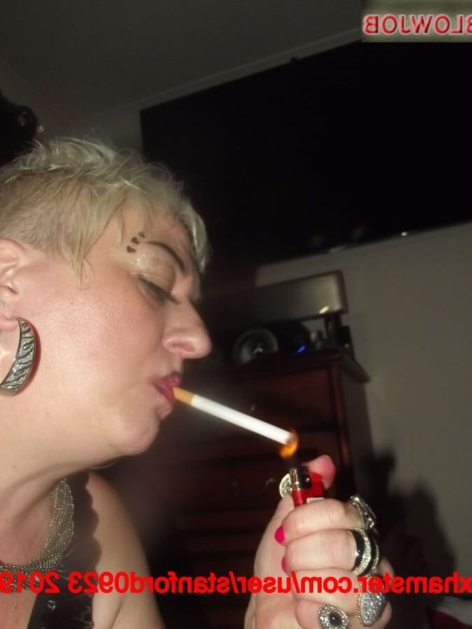 SMOKING BLOWJOB SLUT