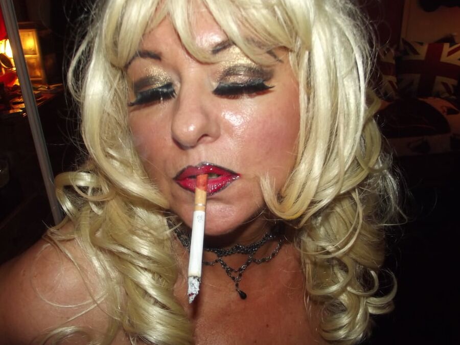 SMOKING WHORE